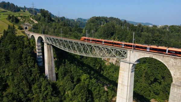 Traumhafte Bahnstrecken der Schweiz II: Im 