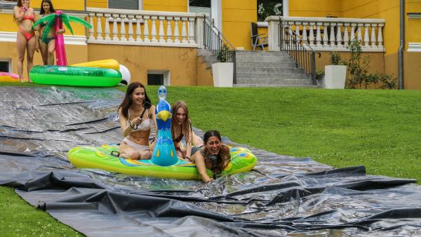 Die Mädchen-WG - Im Schloss am See