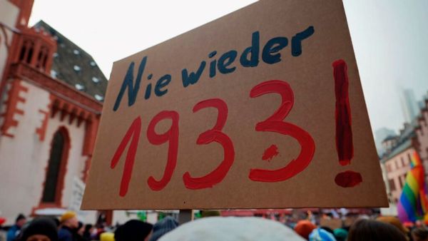 Past Forward: Radikaler Rechtsruck - kommt alles wie 33?