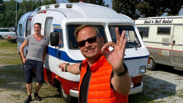 Gebrauchtkauf & Schwimmcaravan!