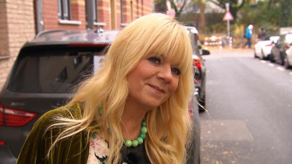 Julia Leischik sucht: Bitte melde dich Julia Leischik sucht: Bitte melde dich